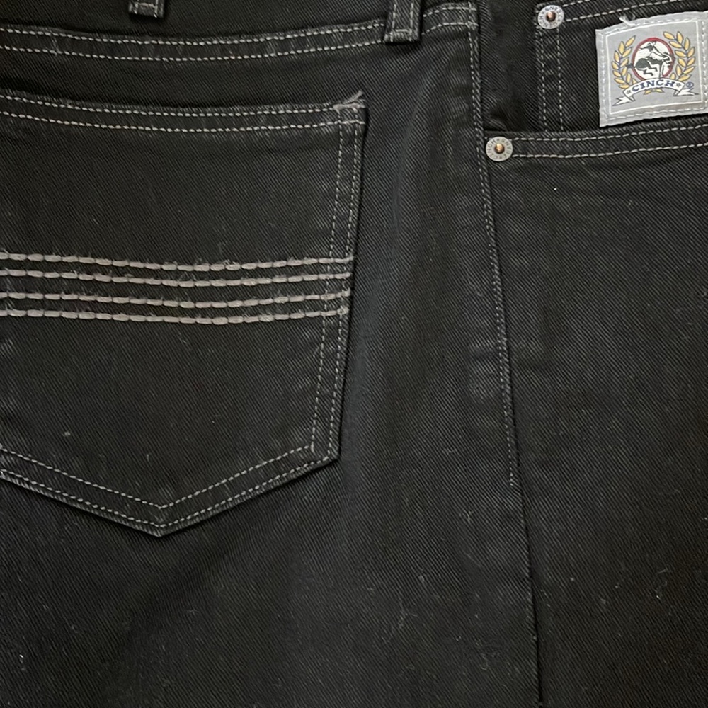 Men’s Cinch silver label black jeans. Worn once. Dry cleaned with crease 32x34